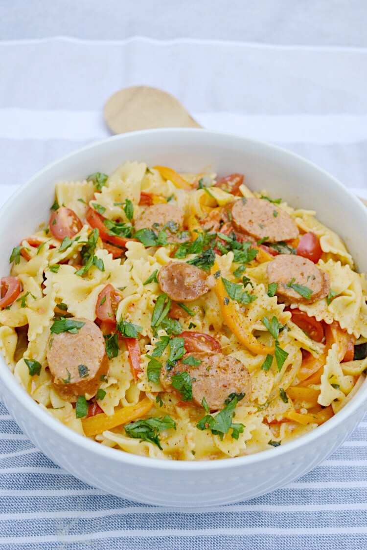 Easy Cajun Jambalaya Pasta With Sausage - Blue Cheese Bungalow